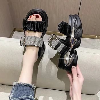 Женские босоножки на платформе, летние новинки 2023 года, легкие дизайнерские босоножки со стразами и металлической пряжкой в складку для женщин на высоком каблуке