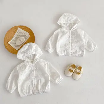 2023 Новая Корейская Летняя одежда для новорожденных девочек с капюшоном, длинным рукавом, Муслиновое солнцезащитное пальто с цветочным рисунком для младенцев и малышей, колготки для девочек